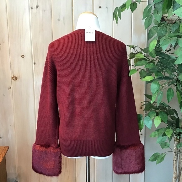 Nordstrom sweater faux fur cuffs New with tags - Picture 3 of 4